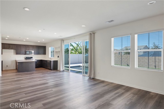 Detail Gallery Image 10 of 41 For 9605 Bonsai Ln, Riverside,  CA 92508 - 5 Beds | 3 Baths