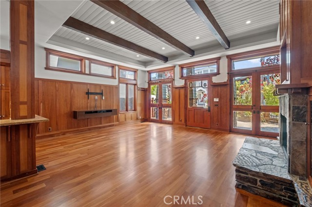 401 8th Street, Manhattan Beach CA: https://media.crmls.org/medias/09ff18e6-74d1-46d3-886c-73690c761f53.jpg