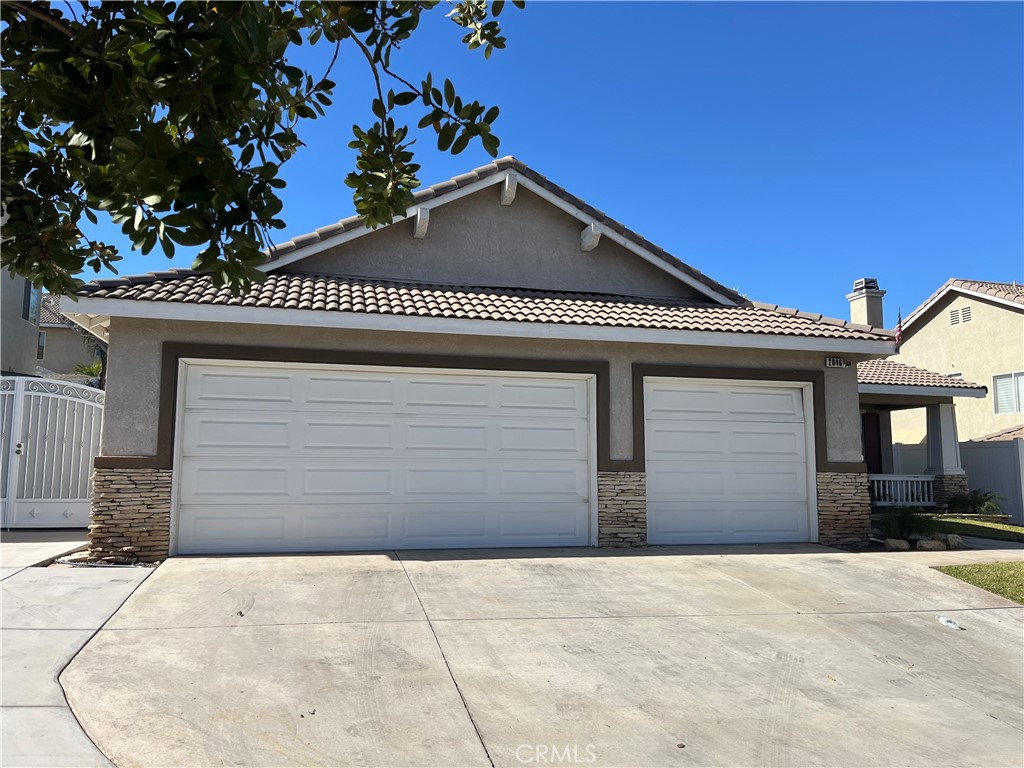 2046 Evanston Circle