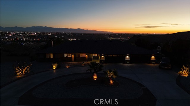 Detail Gallery Image 3 of 75 For 16324 Crown Valley, Apple Valley,  CA 92307 - 4 Beds | 3 Baths