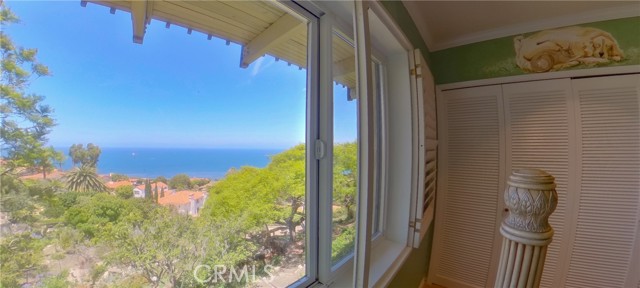 Bottom Floor Bed with Ocean View