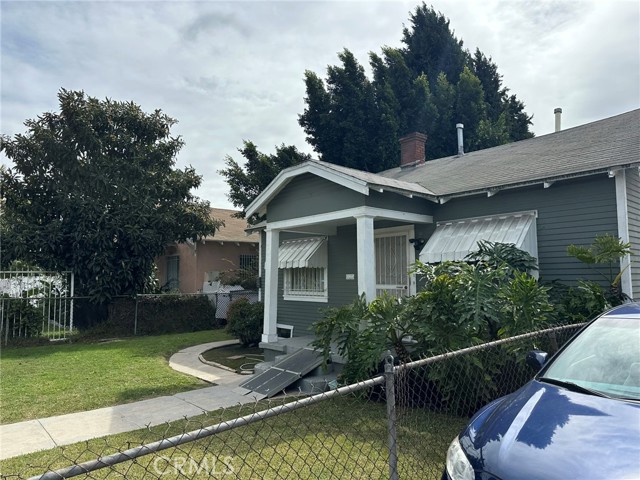 342 W 76th Street, Los Angeles CA: https://media.crmls.org/medias/0a007a79-d13e-4d7a-b6f4-49fe16f87319.jpg
