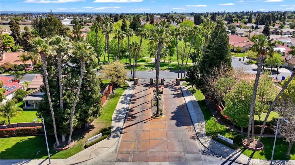 https://media.crmls.org/medias/0a00947f-9790-4936-b0d4-de65e89b7e54.jpg?preset=X-Large