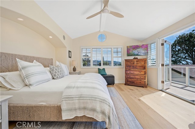 334 Locust Street, Laguna Beach CA: https://media.crmls.org/medias/0a01472e-538c-474c-9e24-04f44565fd3a.jpg
