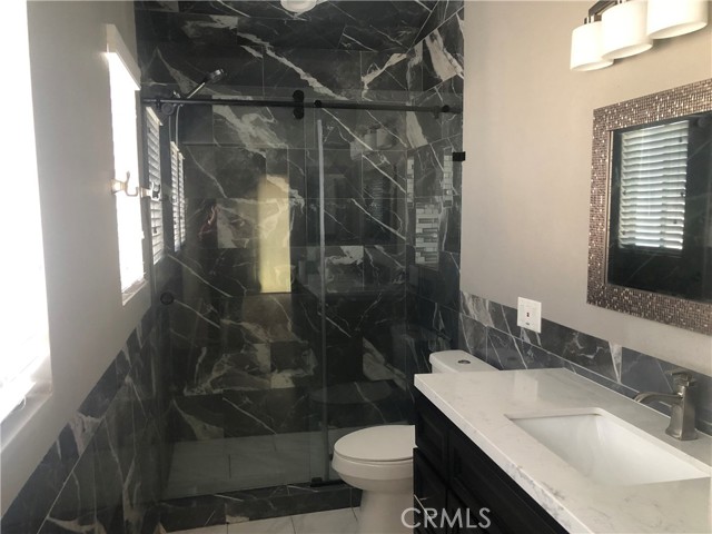 Detail Gallery Image 8 of 9 For 17946 Fairfax, Fontana,  CA 92336 - 4 Beds | 2 Baths