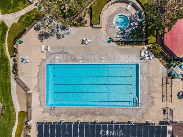 COMMUNITY POOL/JACUZZI