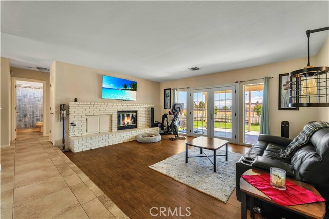 Detail Gallery Image 8 of 34 For 8016 W Avenue D12, Lancaster,  CA 93536 - 3 Beds | 2 Baths