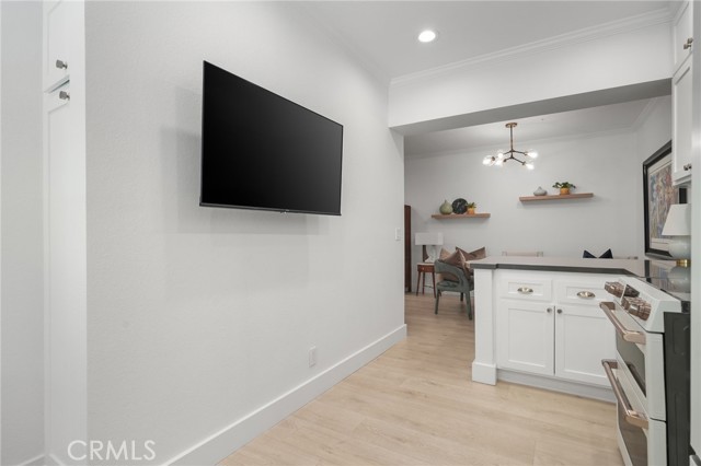 Detail Gallery Image 6 of 37 For 5473 Spanish Oak Ln #G,  Oak Park,  CA 91377 - 2 Beds | 2/1 Baths