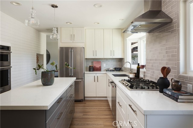 Detail Gallery Image 7 of 27 For 1136 Highland, Newport Beach,  CA 92660 - 4 Beds | 2/1 Baths