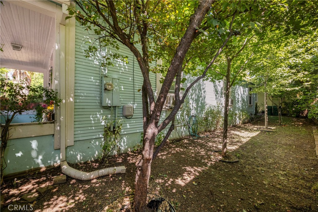 https://media.crmls.org/medias/0a04380c-aad1-474e-8d19-e2ce62c10e19.jpg?preset=X-Large