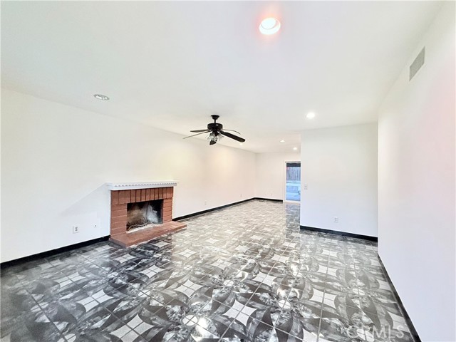 2119 S Phoenix, Ontario CA: https://media.crmls.org/medias/0a04b448-13fe-4878-8bbe-430a21f66338.jpg