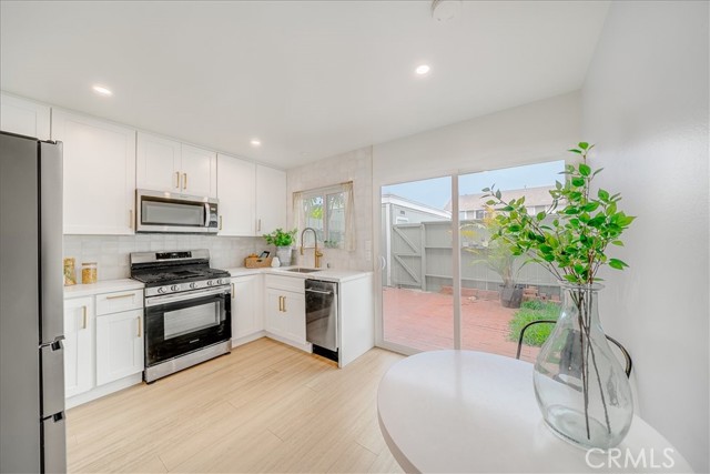 Detail Gallery Image 10 of 25 For 2525 Jefferson St #B,  Carlsbad,  CA 92008 - 2 Beds | 1/1 Baths