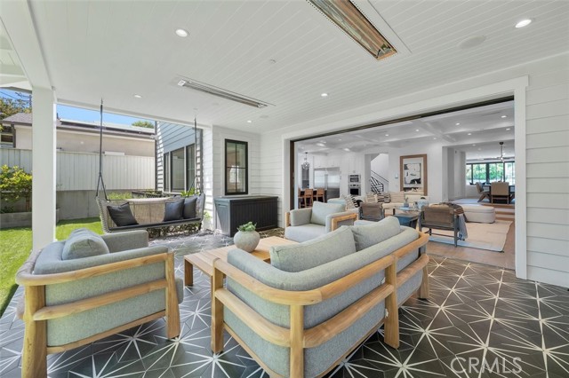 Detail Gallery Image 12 of 75 For 676 18th St, Manhattan Beach,  CA 90266 - 6 Beds | 6/2 Baths