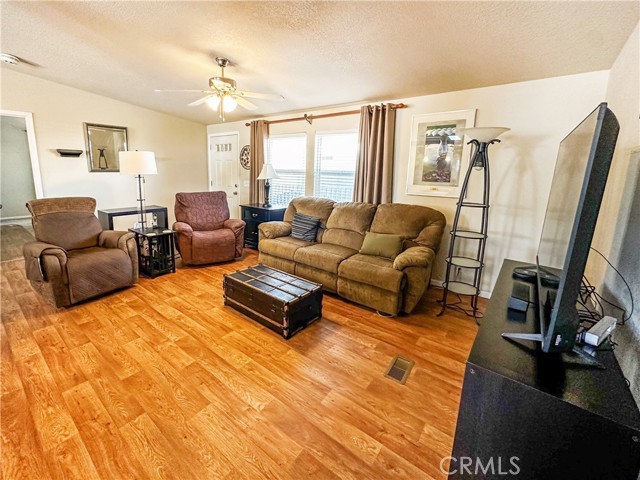 Detail Gallery Image 6 of 19 For 2450 E Hobsonway #43,  Blythe,  CA 92225 - 3 Beds | 2 Baths