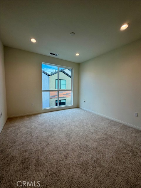 Detail Gallery Image 22 of 29 For 5876 Linden Ave #3, Long Beach,  CA 90805 - 3 Beds | 3/1 Baths