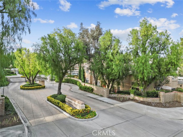 Detail Gallery Image 20 of 32 For 24013 Arroyo Park #42,  Valencia,  CA 91355 - 2 Beds | 2 Baths