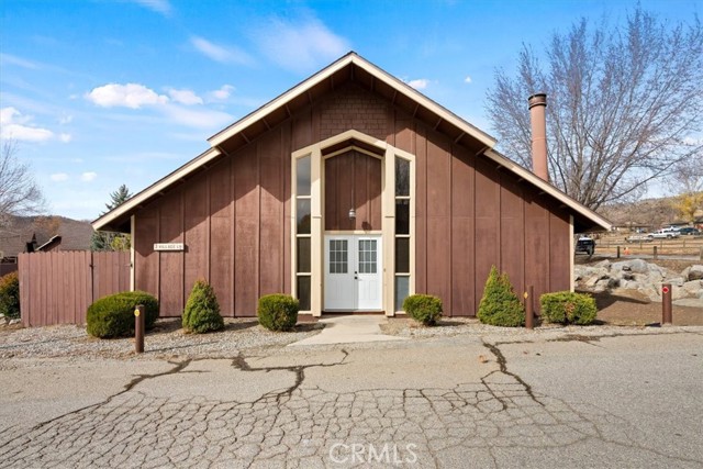 2 Village Lane, Tehachapi CA: https://media.crmls.org/medias/0a06b548-afdb-4e46-a0d5-b8b1048bb825.jpg