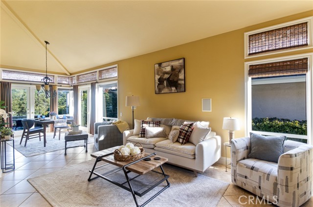 Detail Gallery Image 9 of 34 For 102 via Candelaria, Coto de Caza,  CA 92679 - 3 Beds | 2/1 Baths