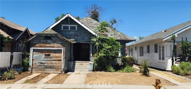 Detail Gallery Image 1 of 21 For 2051 W 30 St, Los Angeles,  CA 90018 - 3 Beds | 1 Baths