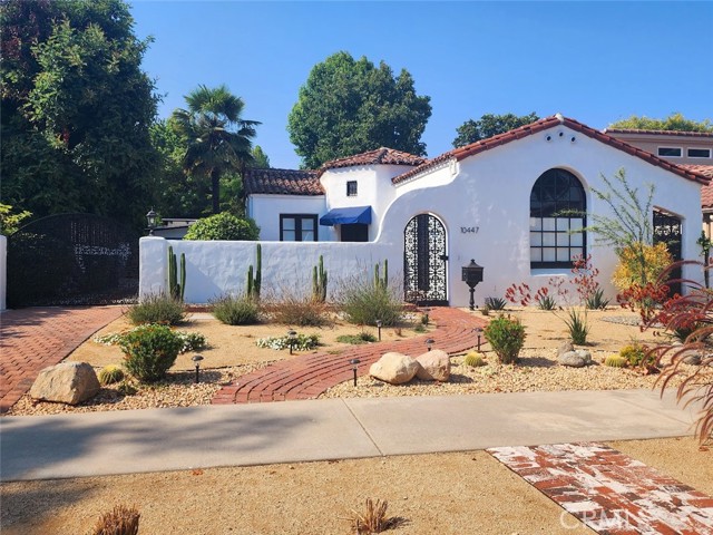 Detail Gallery Image 1 of 22 For 10447 Whipple St, Toluca Lake,  CA 91602 - 3 Beds | 2 Baths