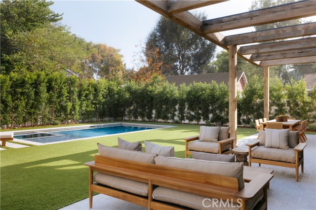 Detail Gallery Image 44 of 50 For 4748 Noble Ave, Sherman Oaks,  CA 91403 - 5 Beds | 5/1 Baths