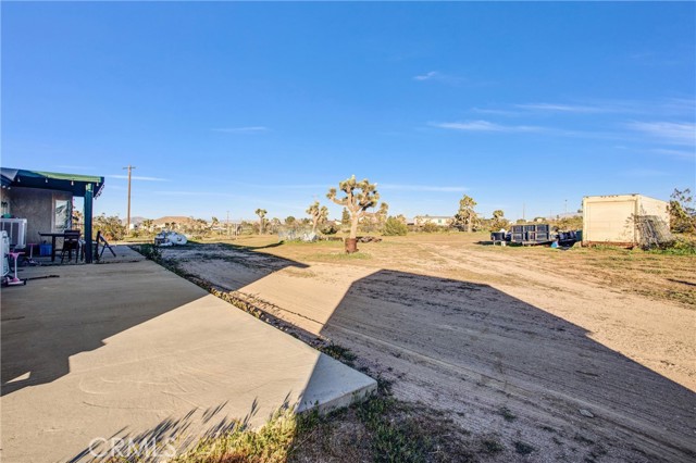 Detail Gallery Image 10 of 40 For 10439 Mesa, Oak Hills,  CA 92344 - 5 Beds | 3 Baths