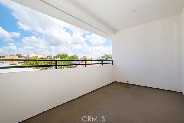 Detail Gallery Image 27 of 33 For 822 S Plymouth #4,  Los Angeles,  CA 90005 - 4 Beds | 3/1 Baths