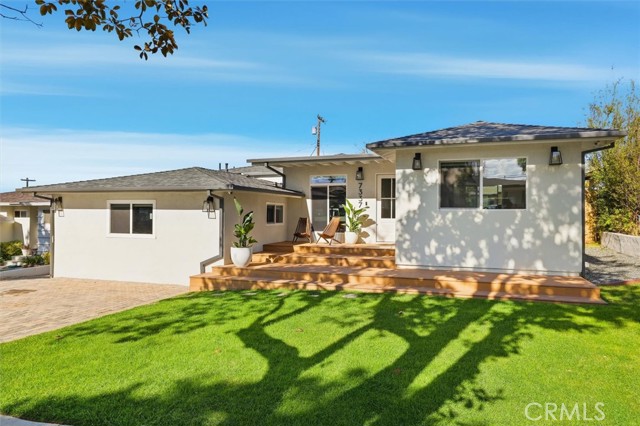 Detail Gallery Image 2 of 37 For 7337 W 88th St, Los Angeles,  CA 90045 - 4 Beds | 4 Baths