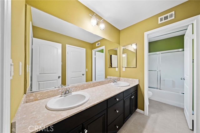 12729 Indian Ocean Drive, Etiwanda CA: https://media.crmls.org/medias/0a09108b-885c-4e8d-976a-c540eb79cbf1.jpg
