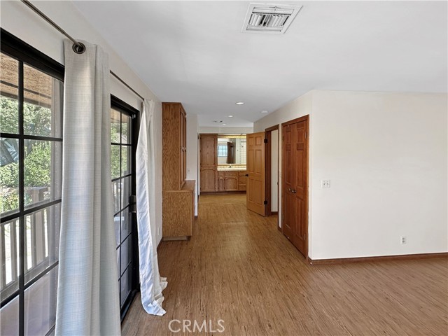 199 N Hermosa Avenue, Sierra Madre CA: https://media.crmls.org/medias/0a09e56e-9a5d-46db-b58b-09e067fe983a.jpg