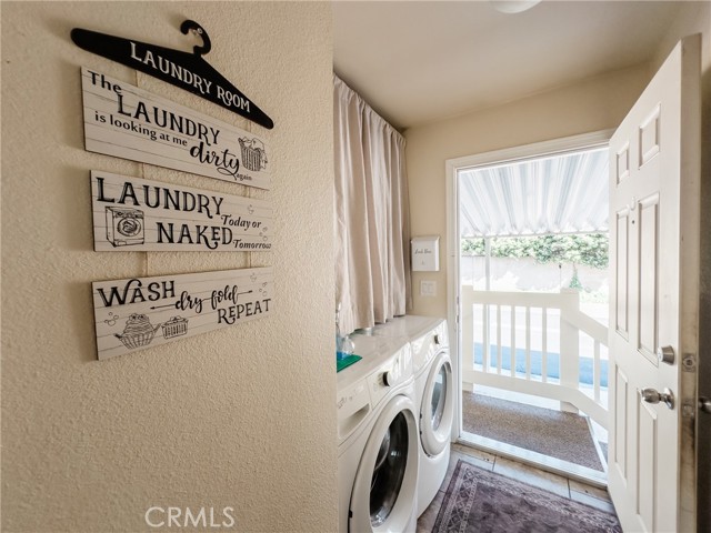 Detail Gallery Image 14 of 16 For 213 Parrot Ln, Fountain Valley,  CA 92708 - 4 Beds | 2 Baths