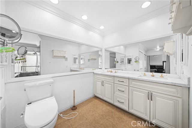 213 E Borromeo Avenue, Placentia CA: https://media.crmls.org/medias/0a0af866-ccb6-45a5-835f-996cba68f927.jpg