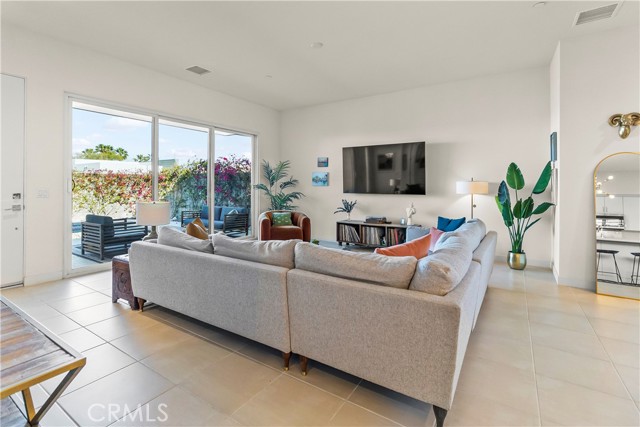 Detail Gallery Image 16 of 35 For 3345 Ambassador Dr, Palm Springs,  CA 92262 - 3 Beds | 2/1 Baths