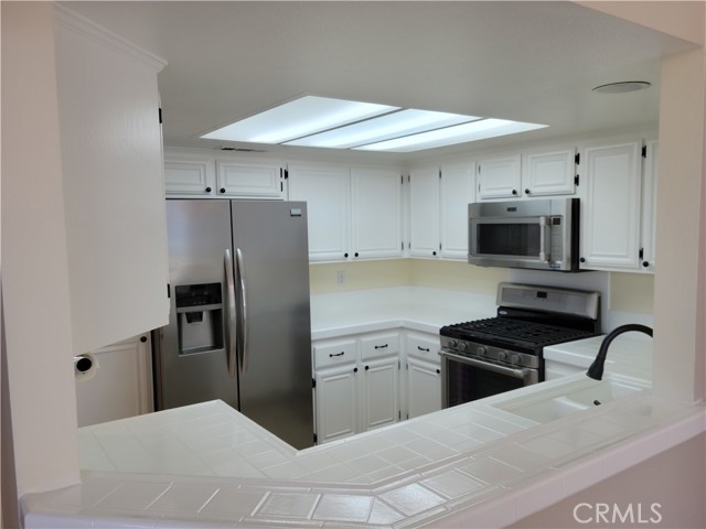 Detail Gallery Image 7 of 37 For 682 Azure Ln #1,  Corona,  CA 92879 - 3 Beds | 2 Baths