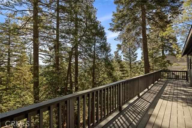 Detail Gallery Image 14 of 44 For 26352 Spyglass Dr, Lake Arrowhead,  CA 92352 - 5 Beds | 3/1 Baths