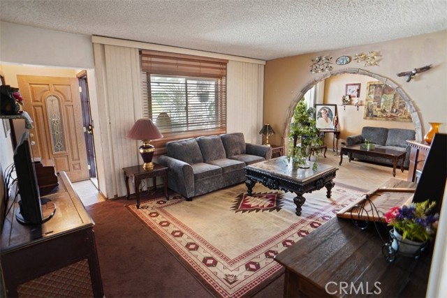 14743 Lakeside Street photo 4