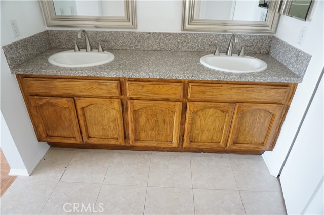 19538 Crystal Ridge Lane, Porter Ranch CA: https://media.crmls.org/medias/0a0d9276-613c-4ed8-b541-26edf4eda2de.jpg