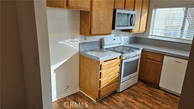 Detail Gallery Image 8 of 15 For 3234 Darby St #228,  Simi Valley,  CA 93063 - 3 Beds | 2 Baths