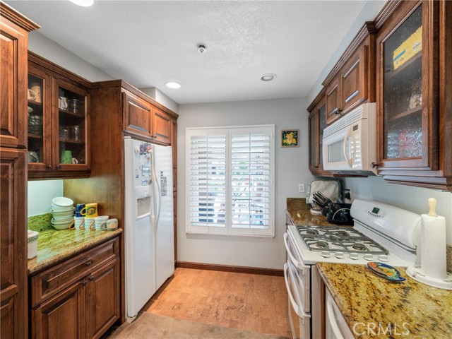 Detail Gallery Image 12 of 34 For 5422 Tenderfoot Dr, Fontana,  CA 92336 - 3 Beds | 2 Baths