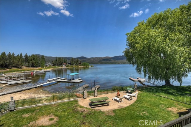 488 Lakeview Court, Big Bear Lake CA: https://media.crmls.org/medias/0a0e484a-a6bf-45d3-98e1-70d22ddedef5.jpg