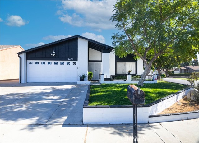 Detail Gallery Image 6 of 22 For 7000 Batavia, Riverside,  CA 92503 - 4 Beds | 2 Baths