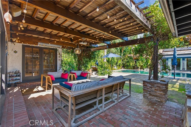 Detail Gallery Image 49 of 75 For 5526 Fulton, Sherman Oaks,  CA 91401 - 3 Beds | 3 Baths