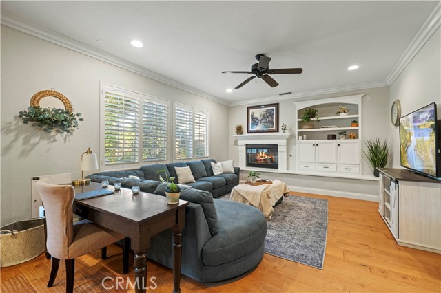Detail Gallery Image 10 of 34 For 24303 Las Palmas St, Valencia,  CA 91355 - 4 Beds | 3 Baths