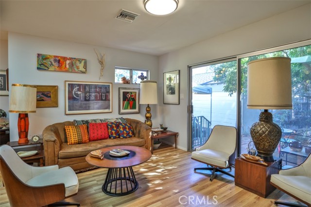 Detail Gallery Image 11 of 20 For 12700 Sarah St, Studio City,  CA 91604 - 2 Beds | 2 Baths