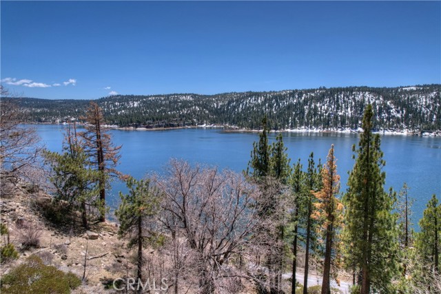Detail Gallery Image 2 of 46 For 239 Big Bear Tract a,  Fawnskin,  CA 92333 - 1 Beds | 1 Baths