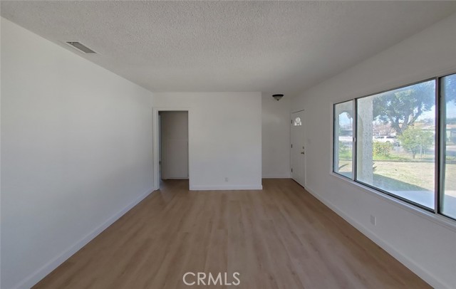 Detail Gallery Image 3 of 17 For 1836 Minnesota, Riverside,  CA 92507 - 3 Beds | 2 Baths