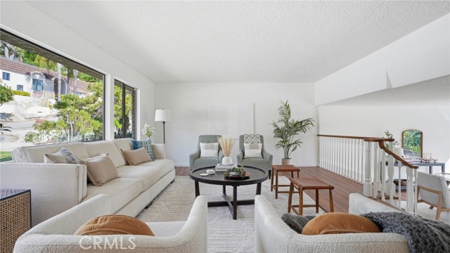 Detail Gallery Image 5 of 47 For 1340 Daily Circle, Glendale,  CA 91208 - 4 Beds | 3 Baths