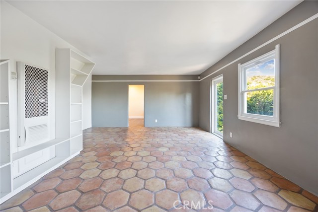 Detail Gallery Image 7 of 31 For 1620 Ina Dr, Glendale,  CA 91206 - 3 Beds | 1/1 Baths