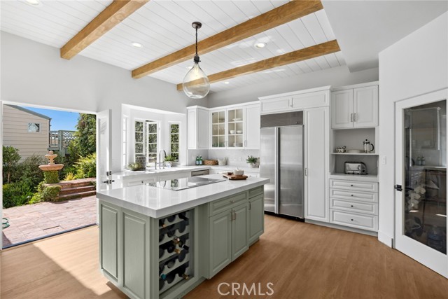 Detail Gallery Image 9 of 30 For 31402 Ocean View St, Laguna Beach,  CA 92651 - 3 Beds | 3/1 Baths