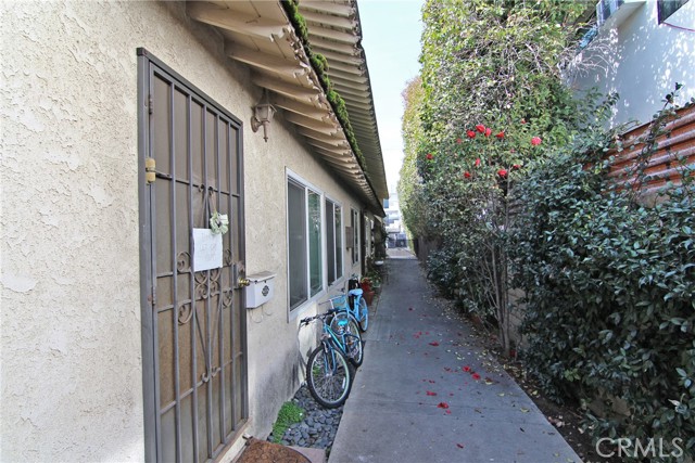 3112 S Durango Avenue, Los Angeles CA: https://media.crmls.org/medias/0a1213cf-0dc8-4116-bd4f-6c060ced9d76.jpg